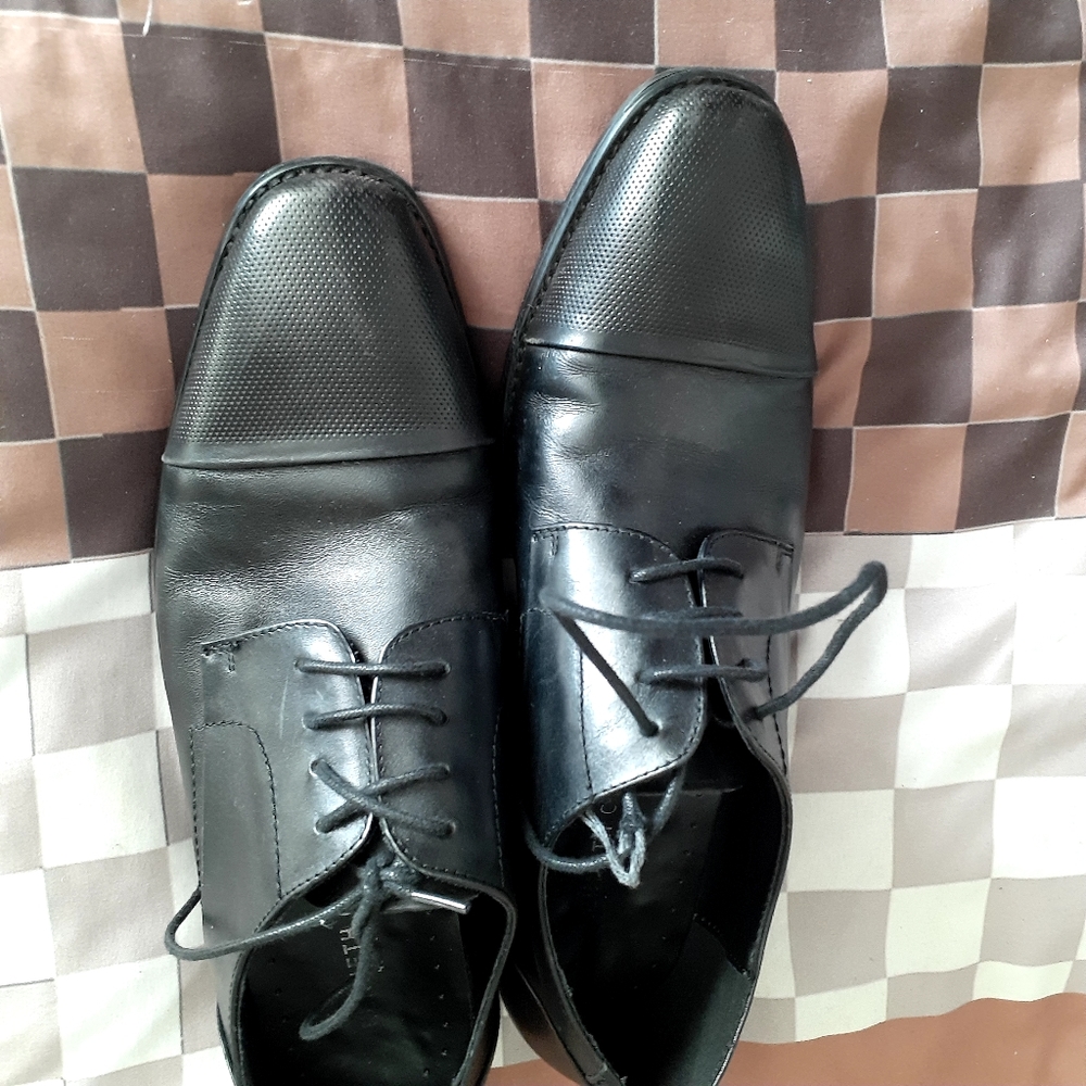 Mens Kenneth Cole New York shoes size 7 men. Black leather